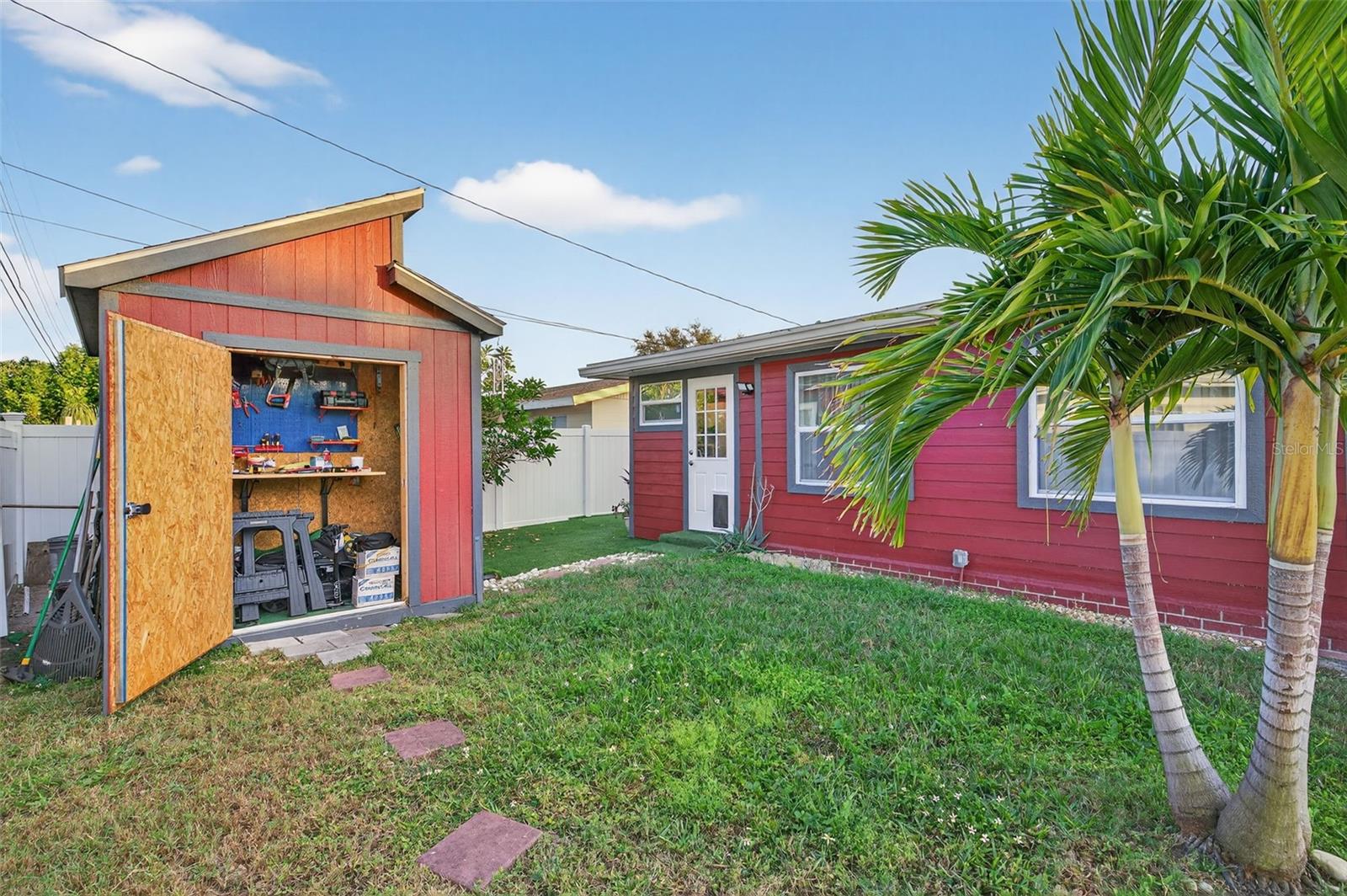 Image 32 of 56 For 11761 80th Avenue