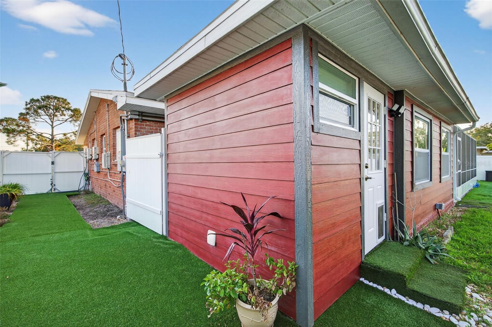 Image 33 of 56 For 11761 80th Avenue