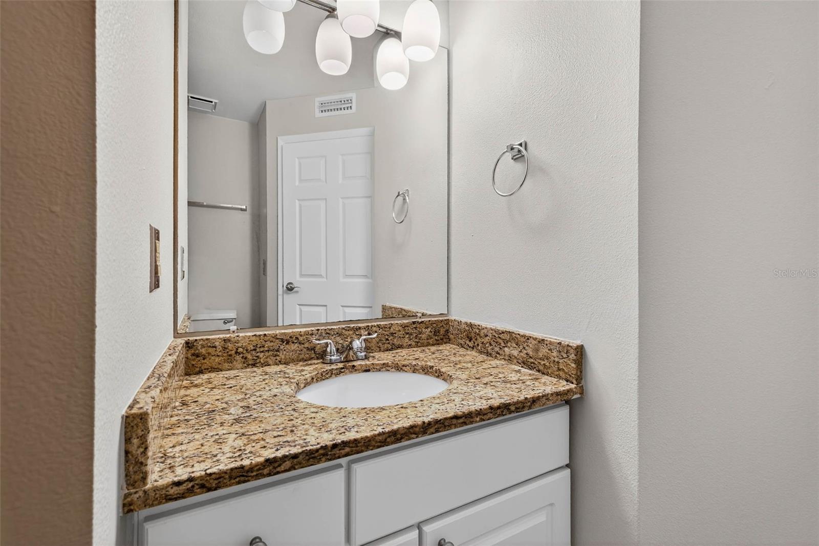 Image 16 of 30 For 115 112th Avenue Ne 603