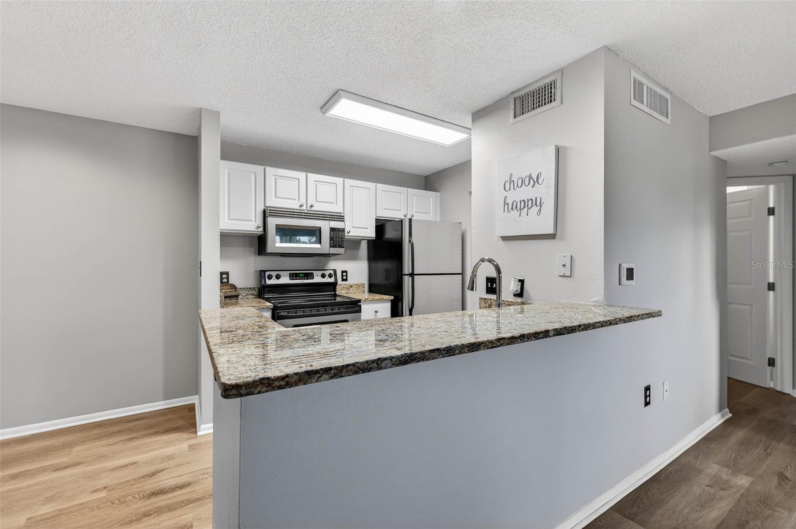 Image 8 of 30 For 115 112th Avenue Ne 603