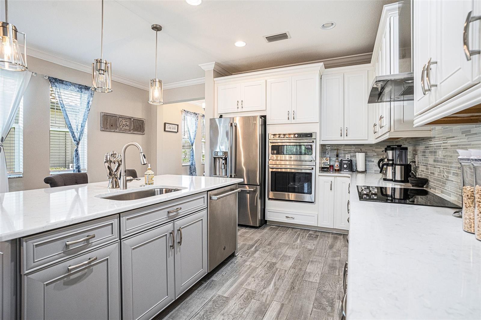 Image 18 of 74 For 2515 63rd Terrace E