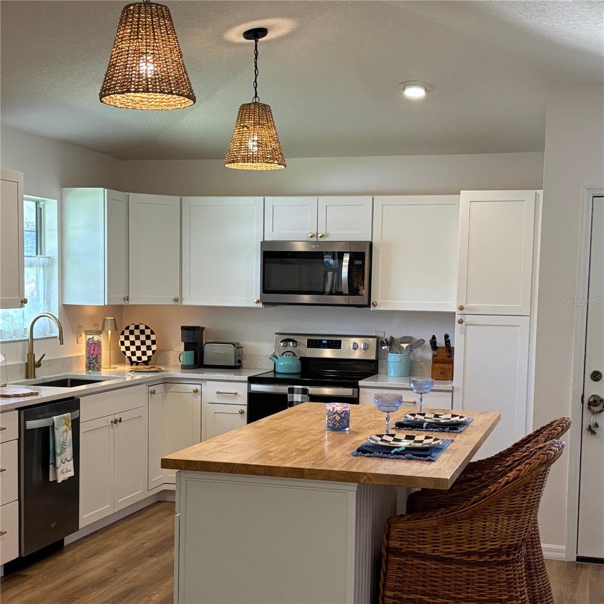 Image 5 of 15 For 1984 Golden Palm Circle