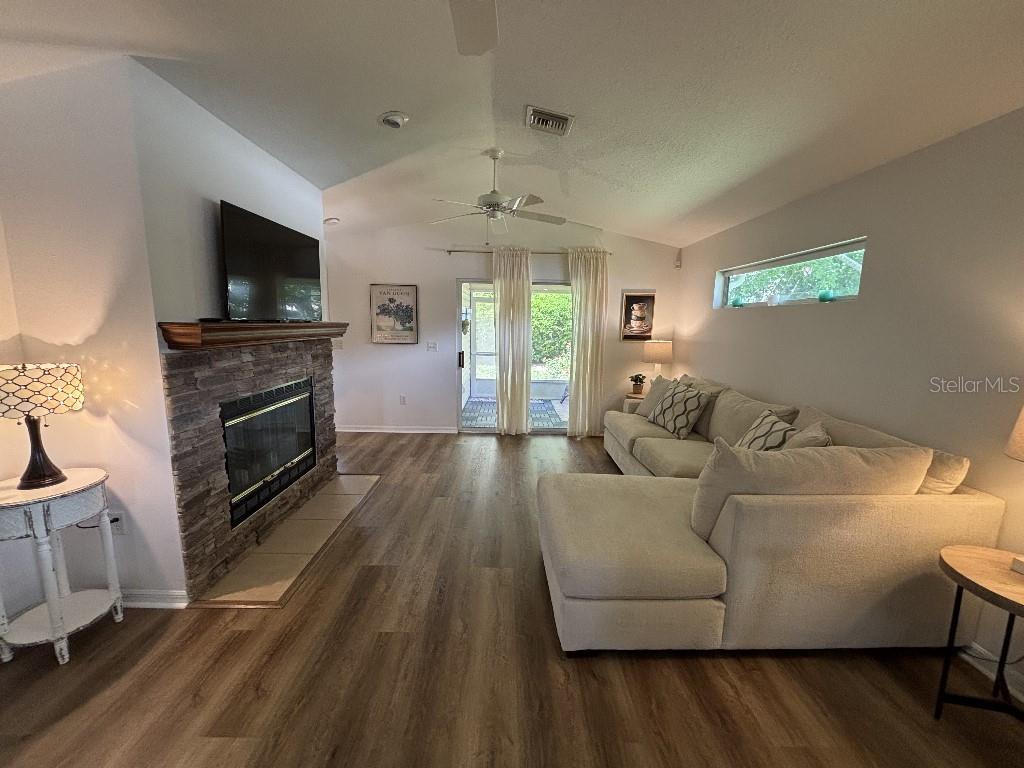 Image 7 of 15 For 1984 Golden Palm Circle