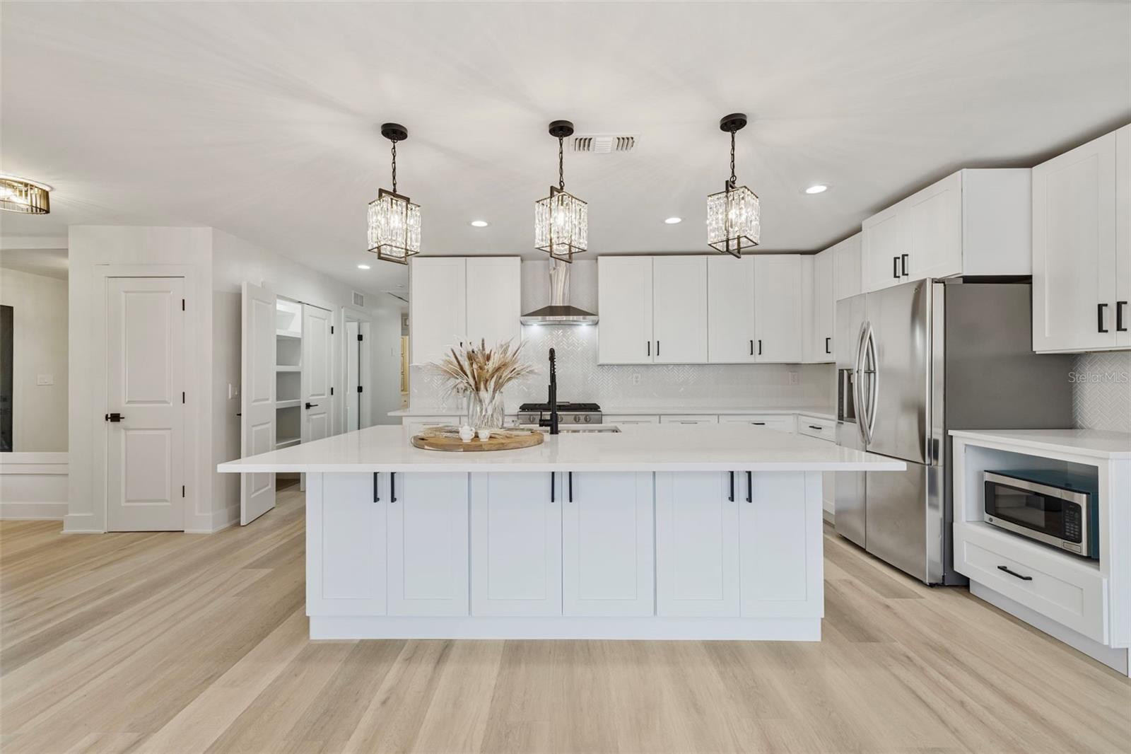 Image 11 of 89 For 3406 Swann Avenue