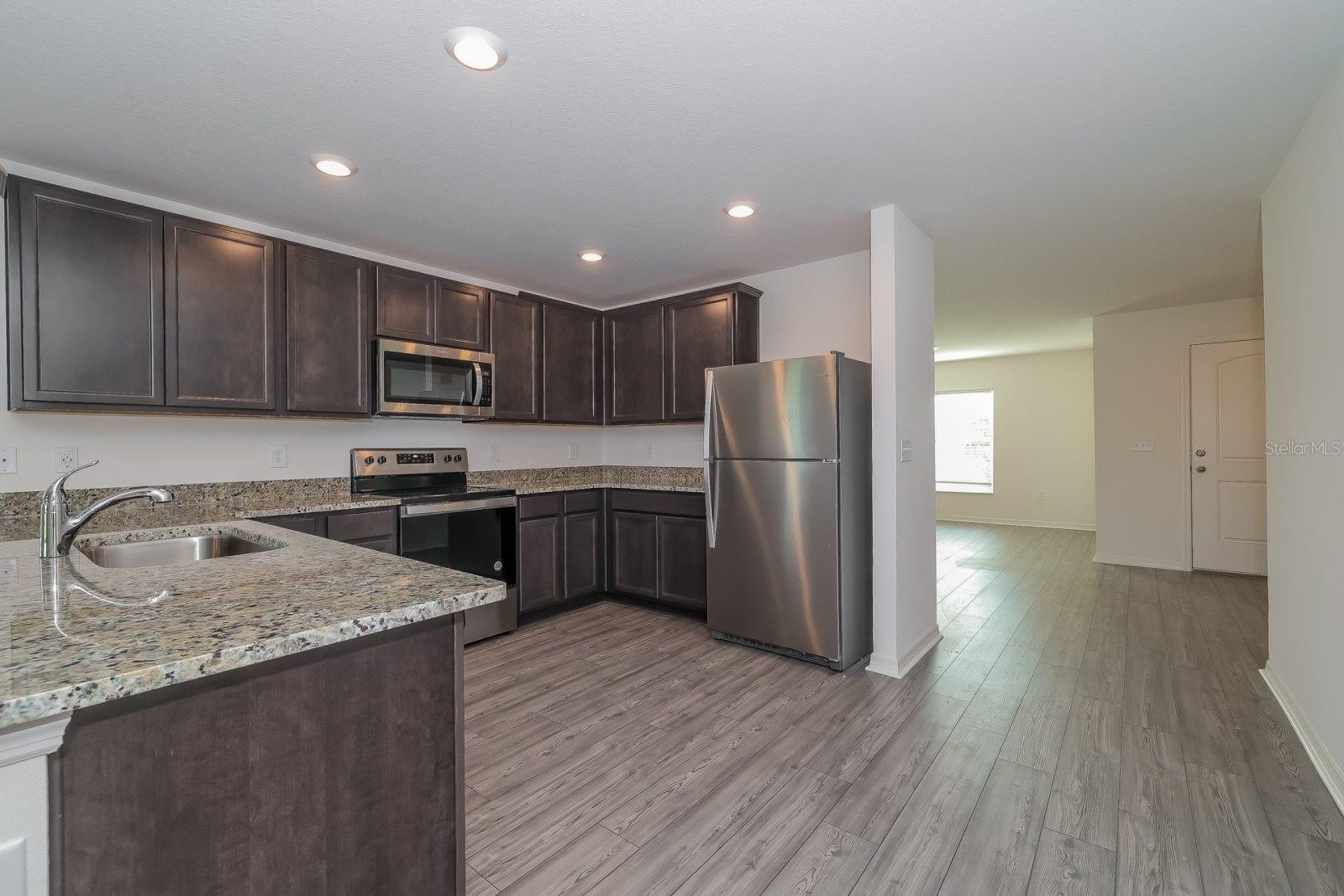 Image 3 of 12 For 429 Kensington View Drive