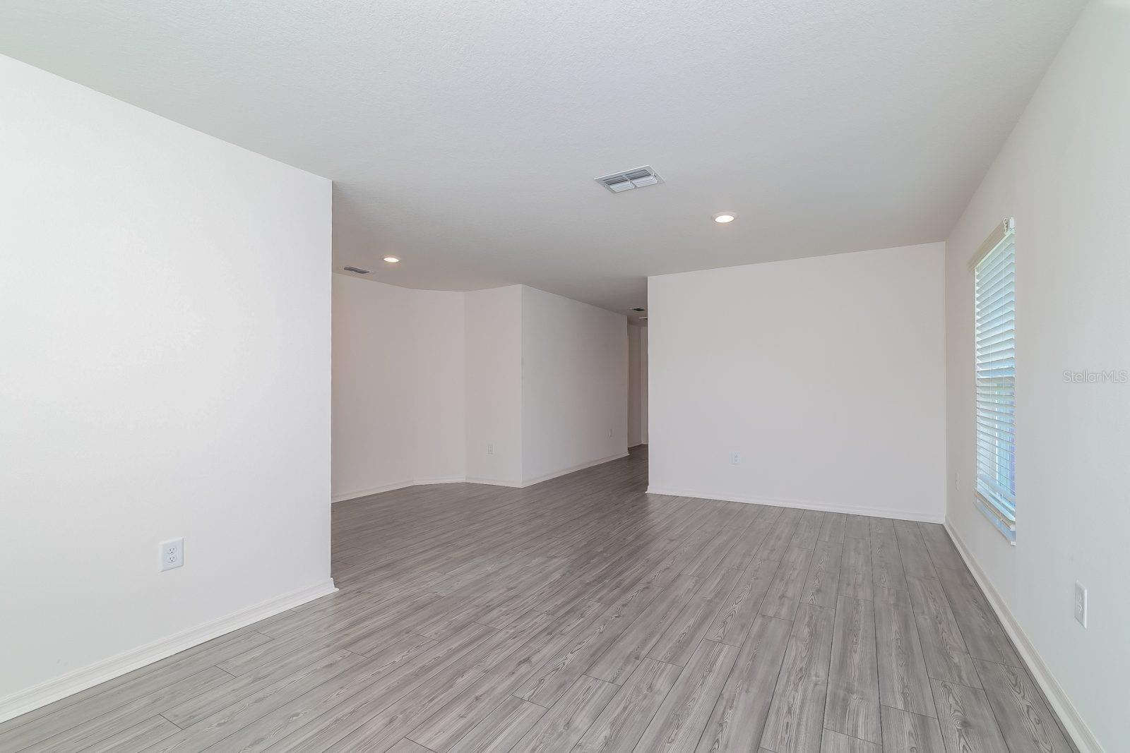 Image 6 of 12 For 429 Kensington View Drive