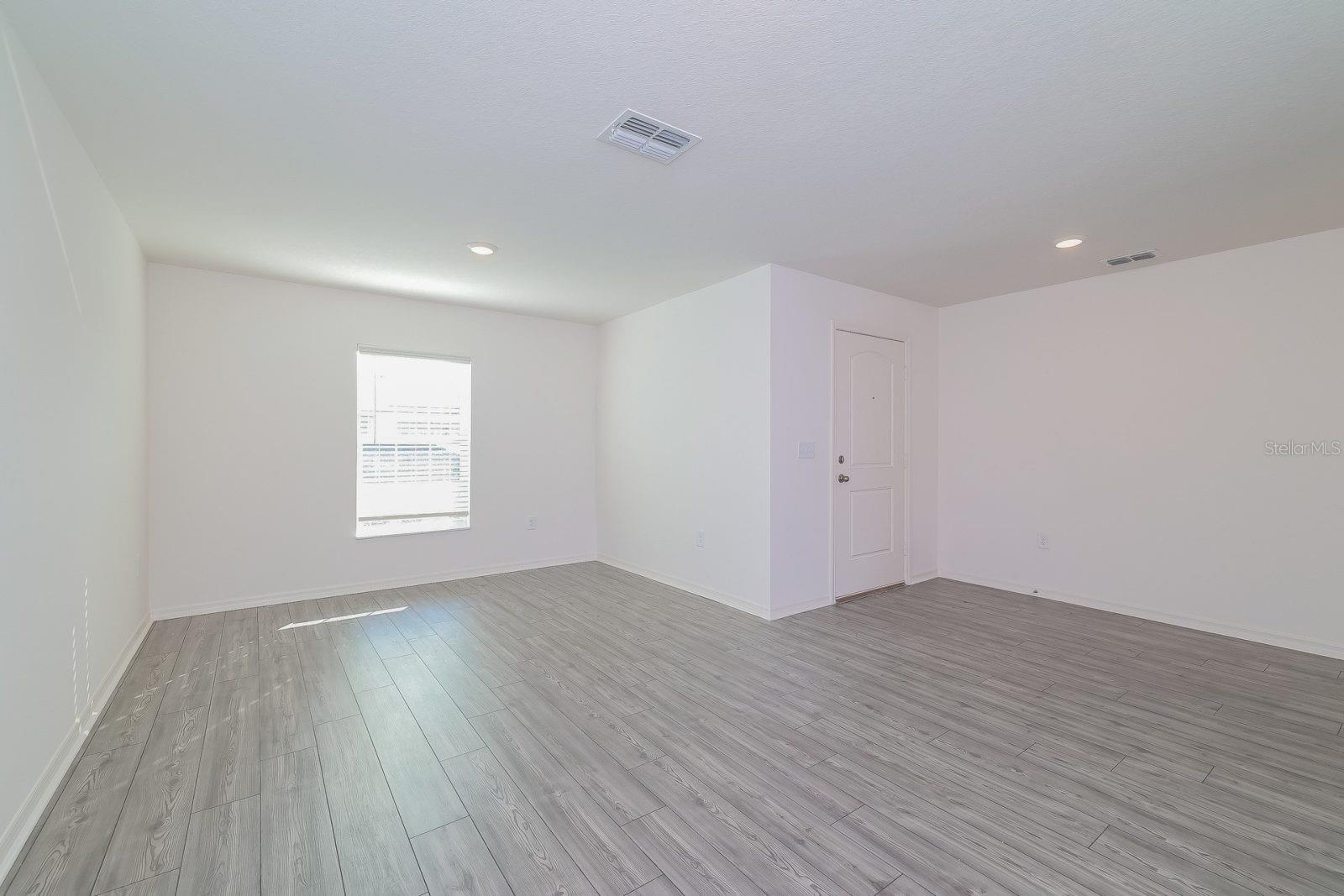 Image 7 of 12 For 429 Kensington View Drive