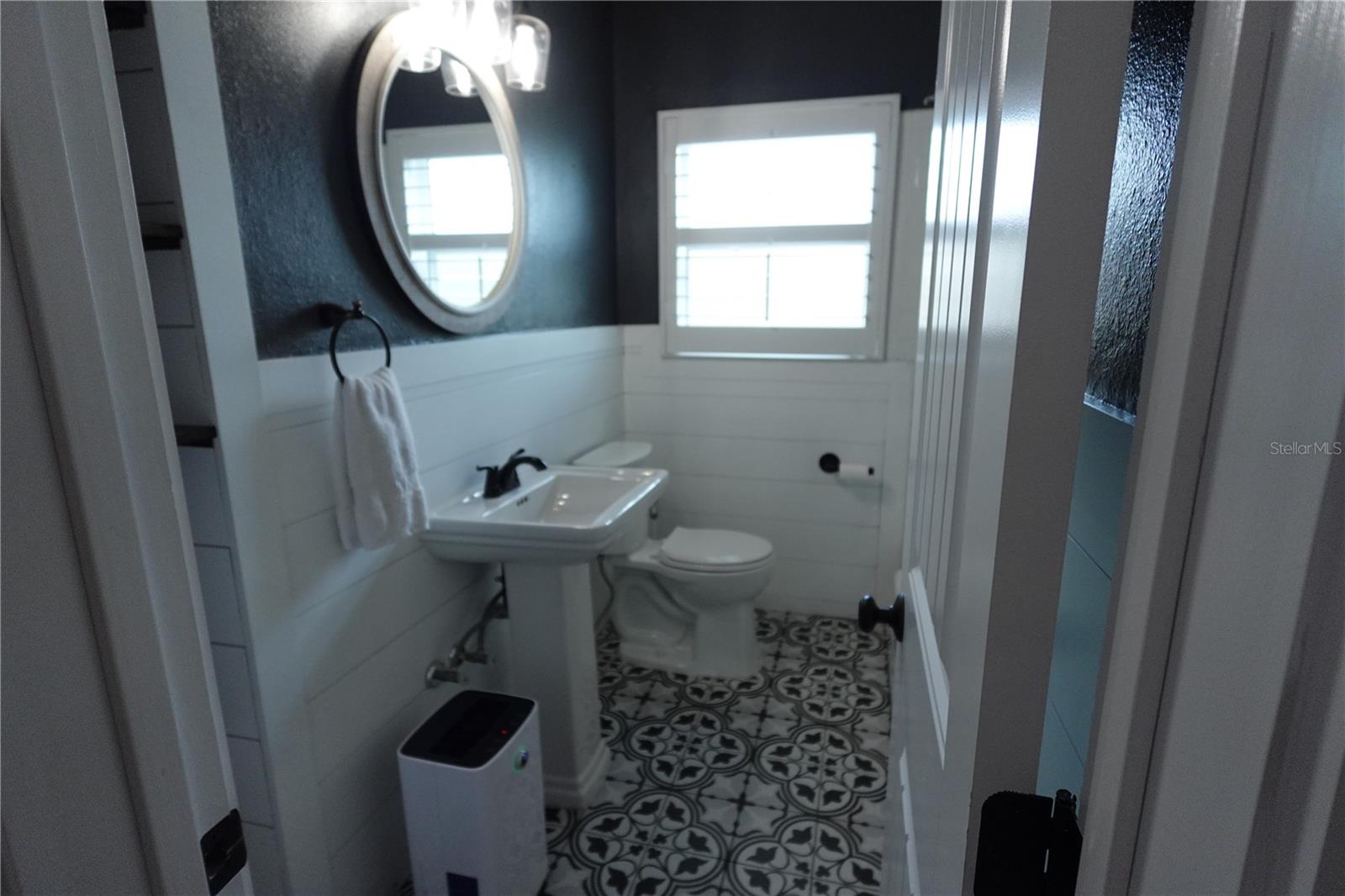 Image 13 of 31 For 2733 Woodland Hills Avenue