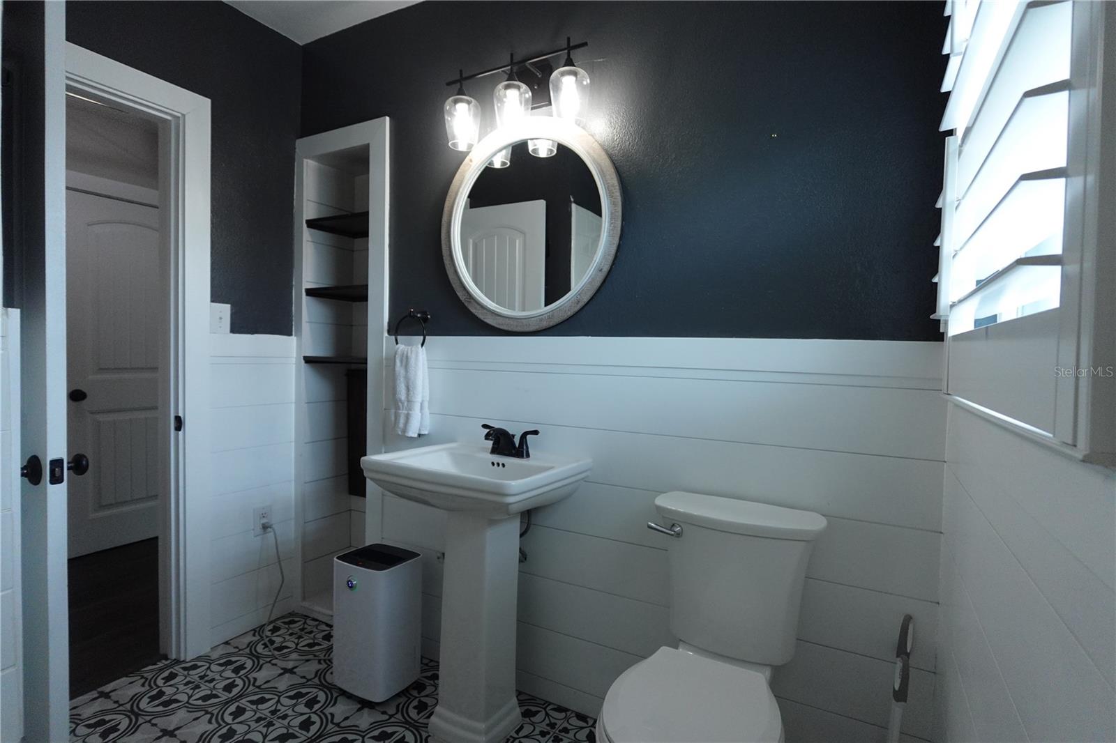 Image 14 of 31 For 2733 Woodland Hills Avenue