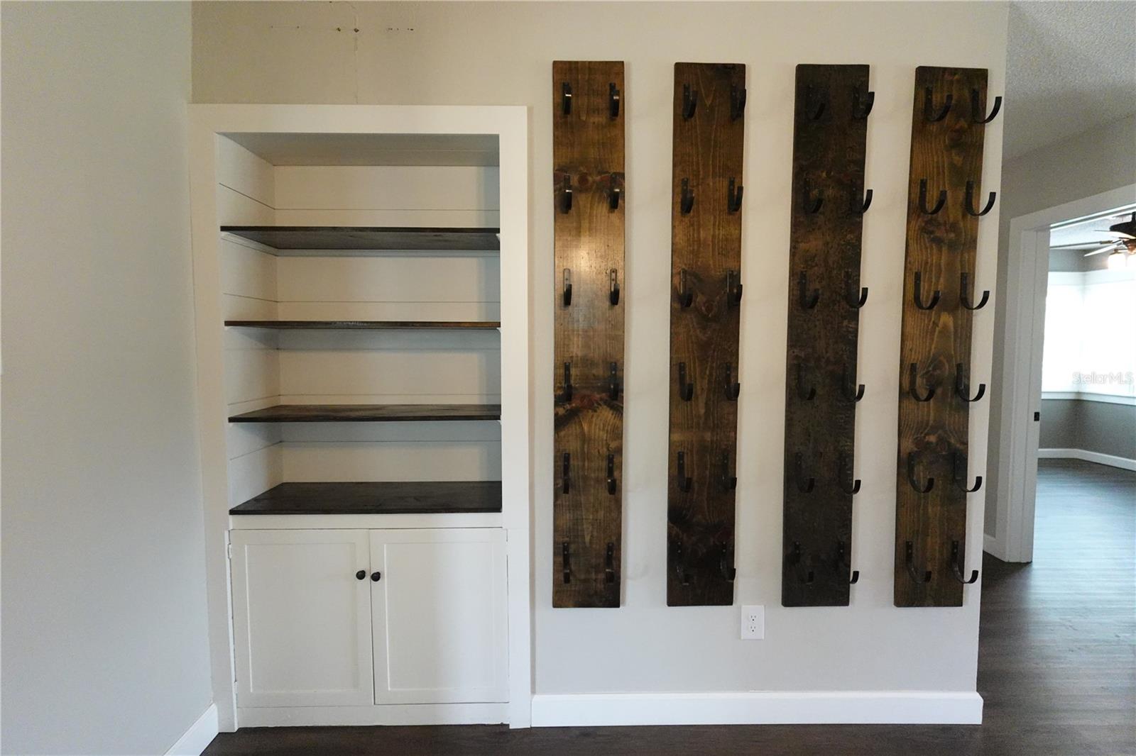 Image 22 of 31 For 2733 Woodland Hills Avenue