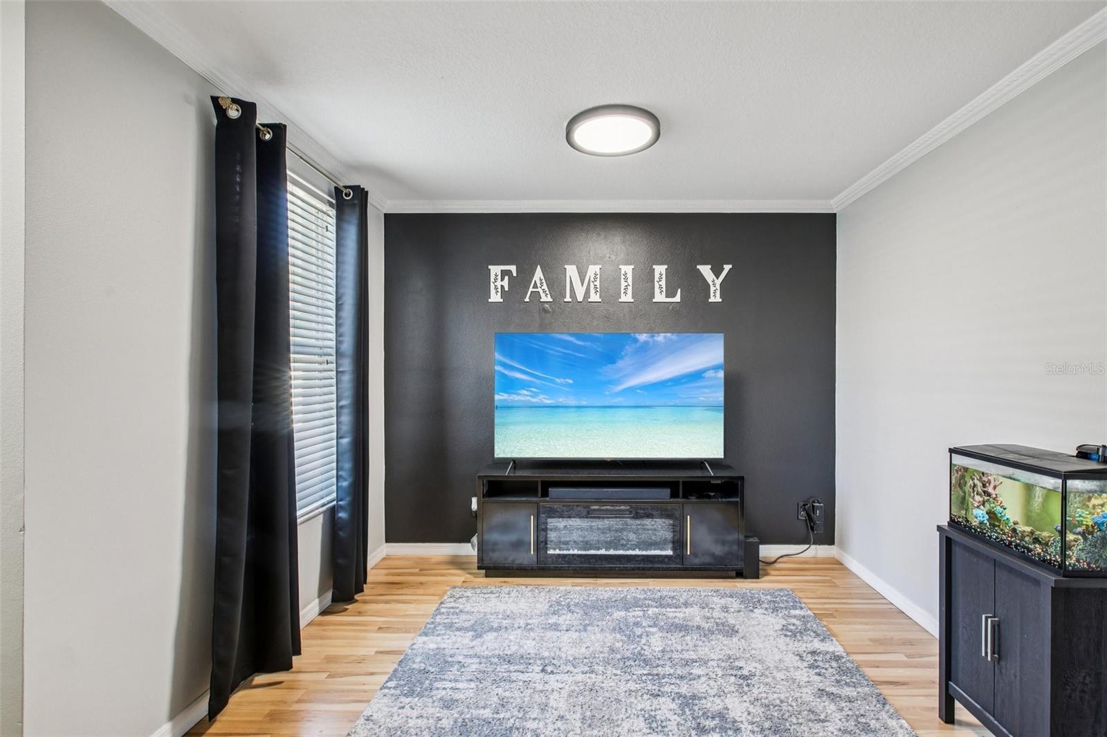 Image 4 of 27 For 1252 Beckenham Way