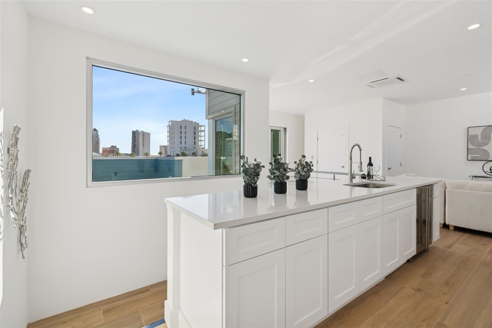 Image 64 of 100 For 1343 4th Street 202