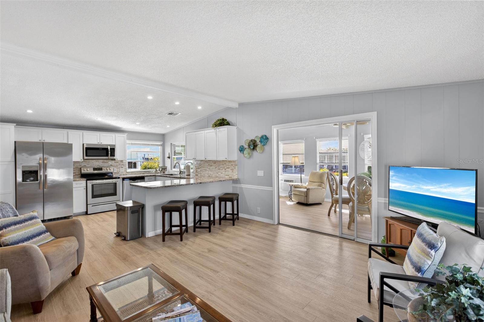 Image 10 of 74 For 537 La Playa Circle