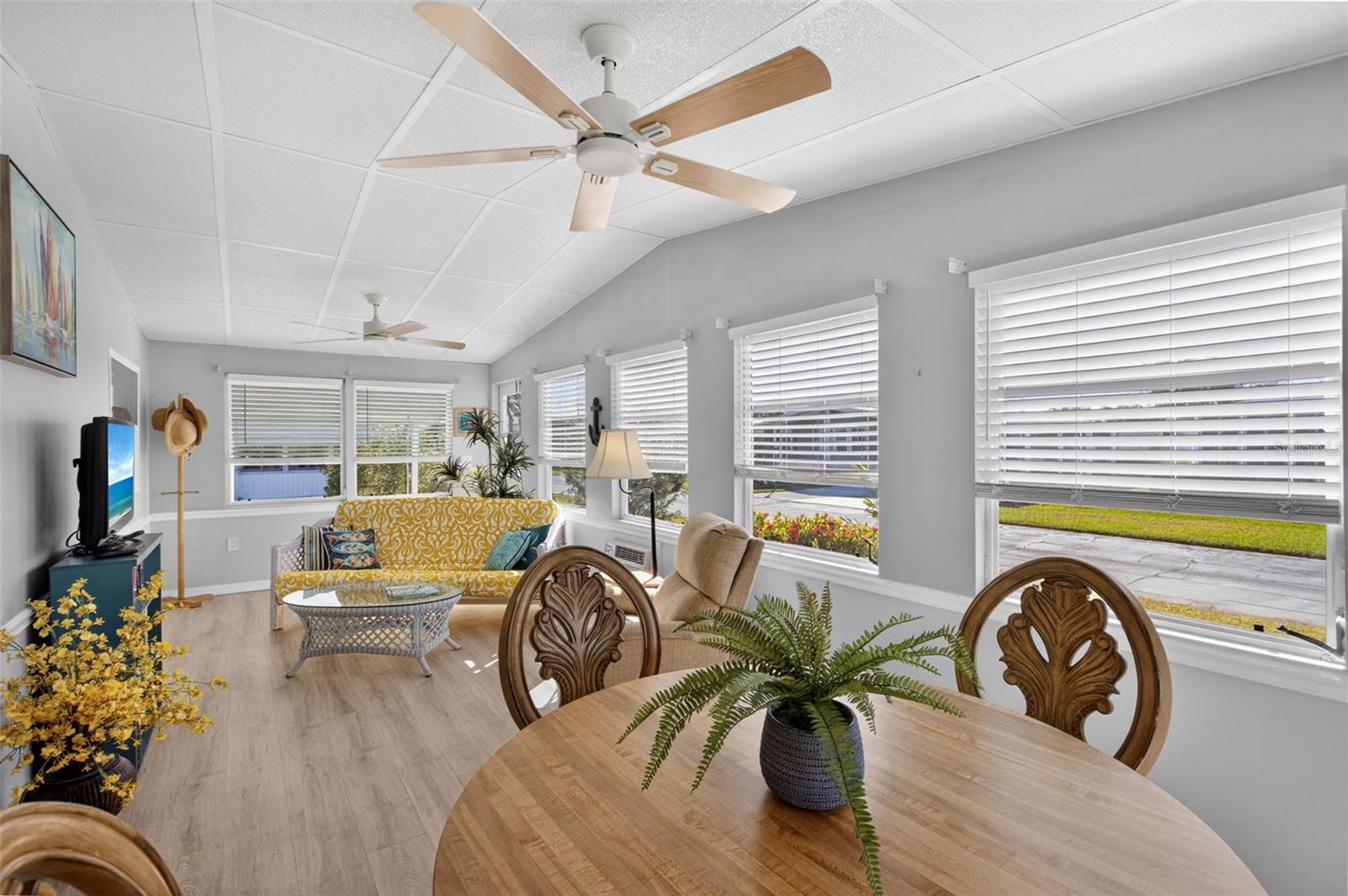 Image 13 of 74 For 537 La Playa Circle