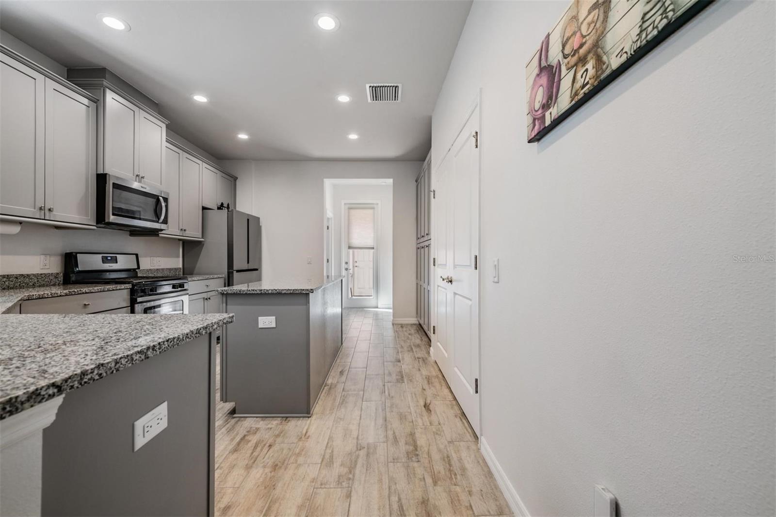 Image 16 of 43 For 5607 Hometown Lane