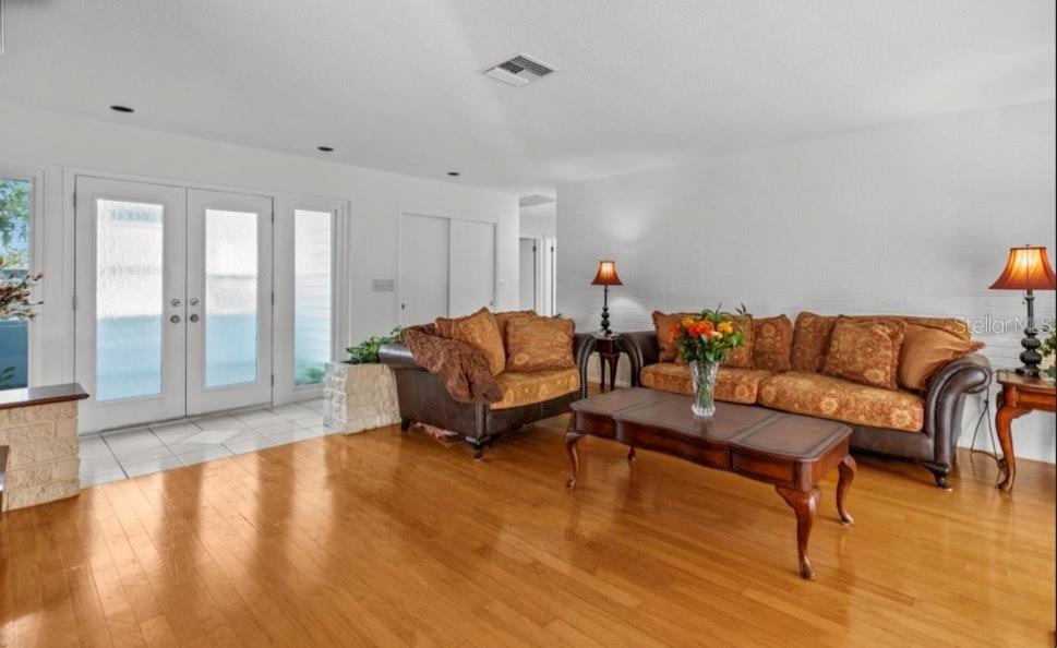 Image 2 of 16 For 2516 Roberta Street