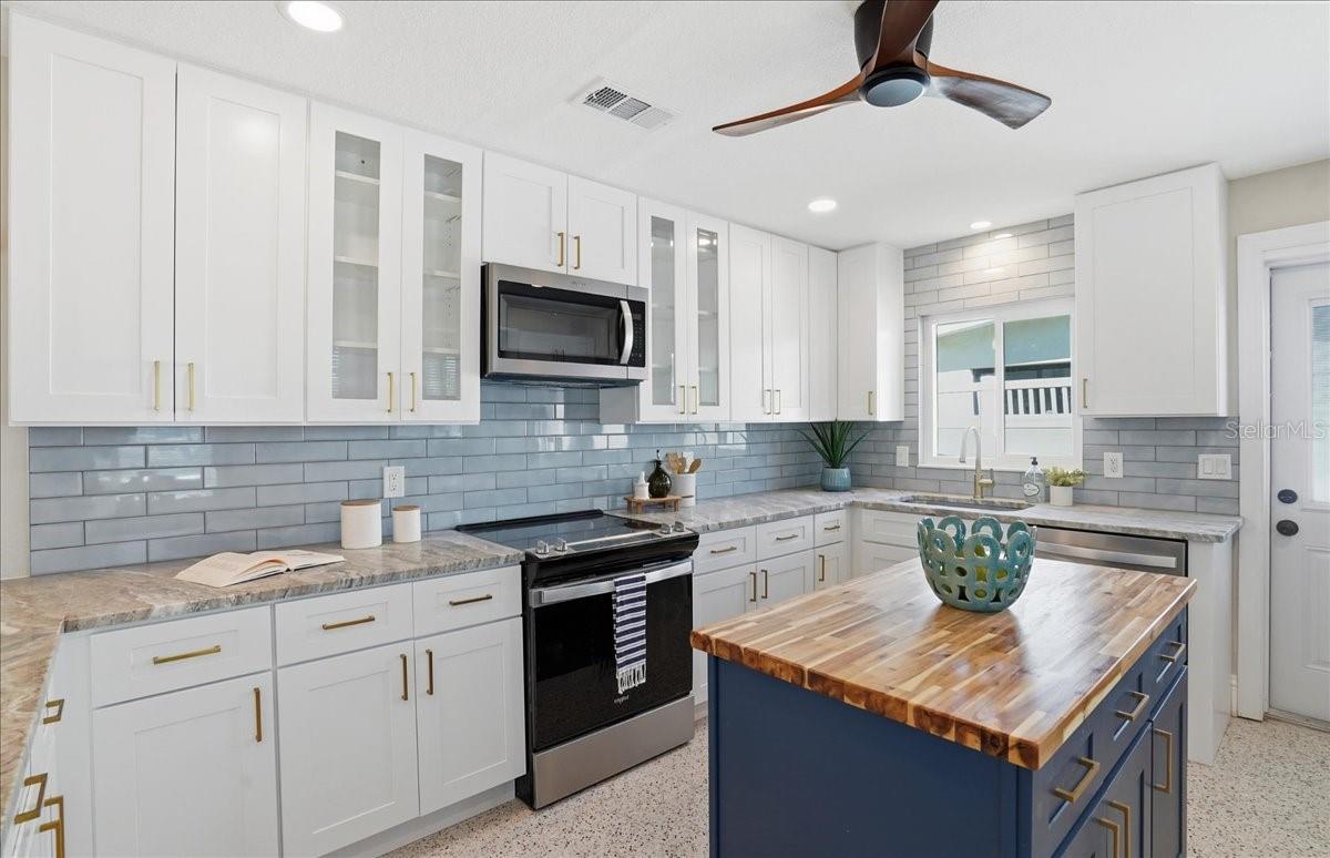 Image 16 of 48 For 510 115th Avenue