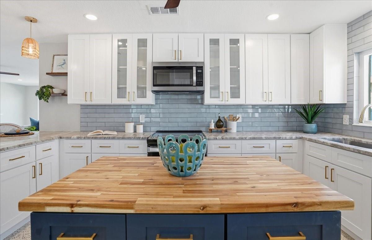 Image 18 of 48 For 510 115th Avenue