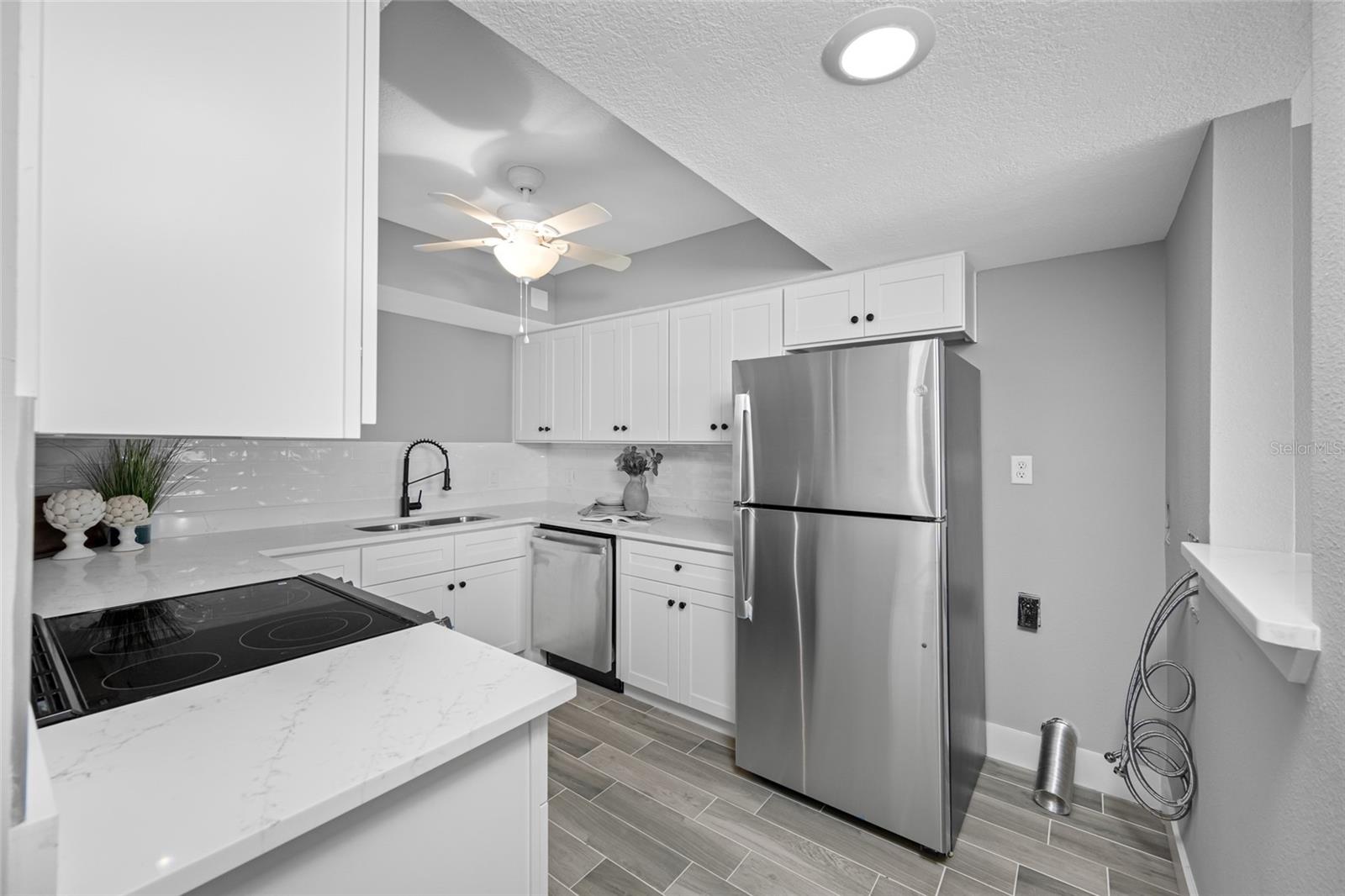 Image 10 of 40 For 1401 Gulf Boulevard 113