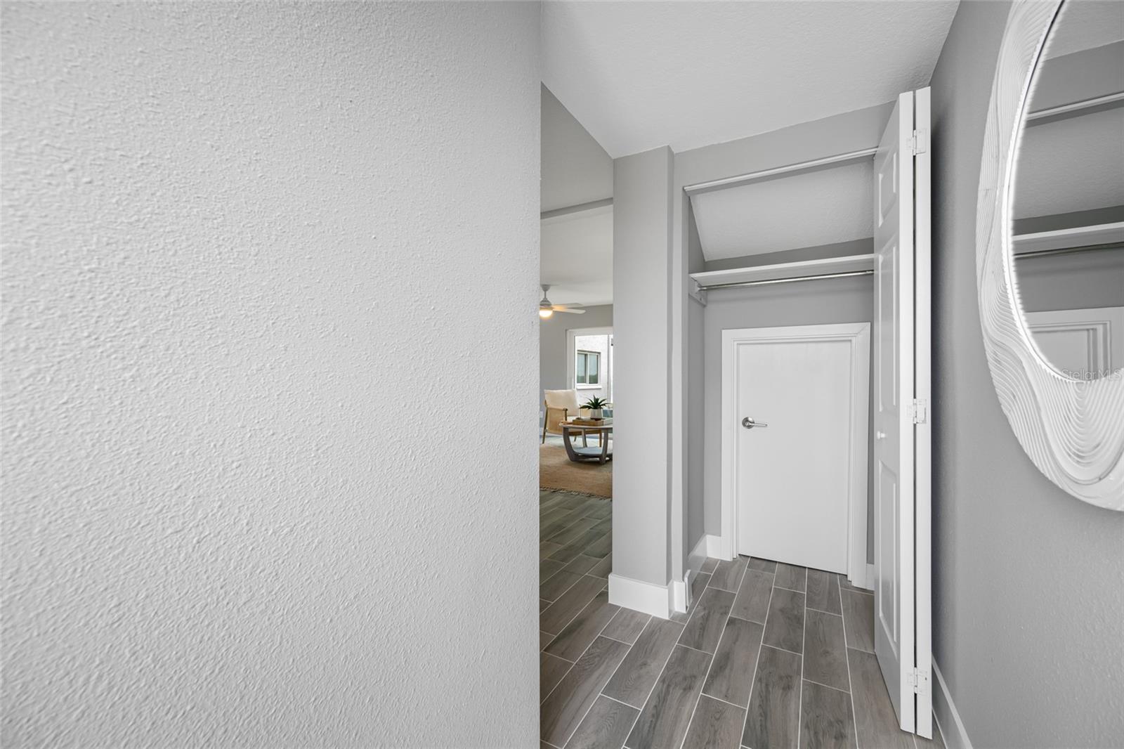 Image 2 of 40 For 1401 Gulf Boulevard 113