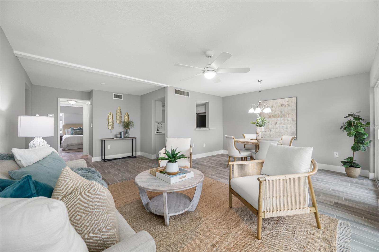 Image 3 of 40 For 1401 Gulf Boulevard 113