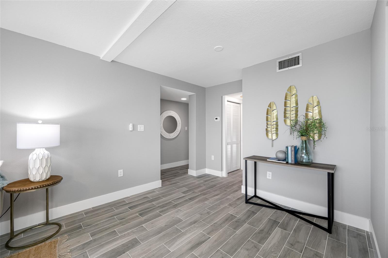 Image 6 of 40 For 1401 Gulf Boulevard 113