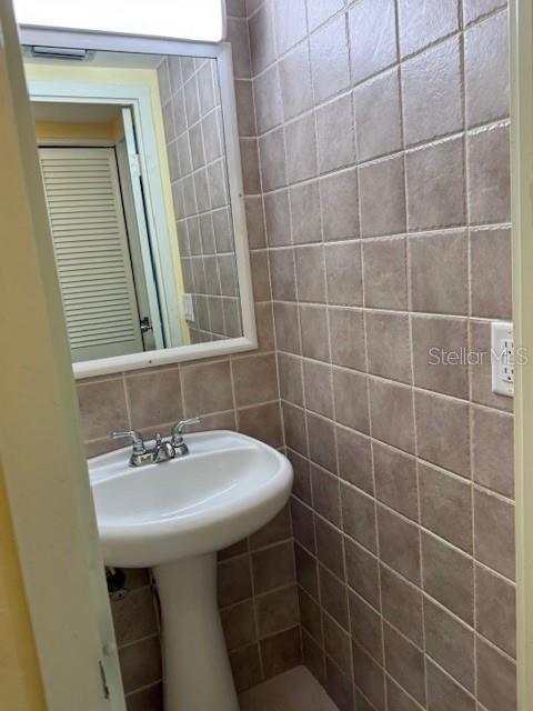 Image 11 of 31 For 1051 79th Avenue N 212