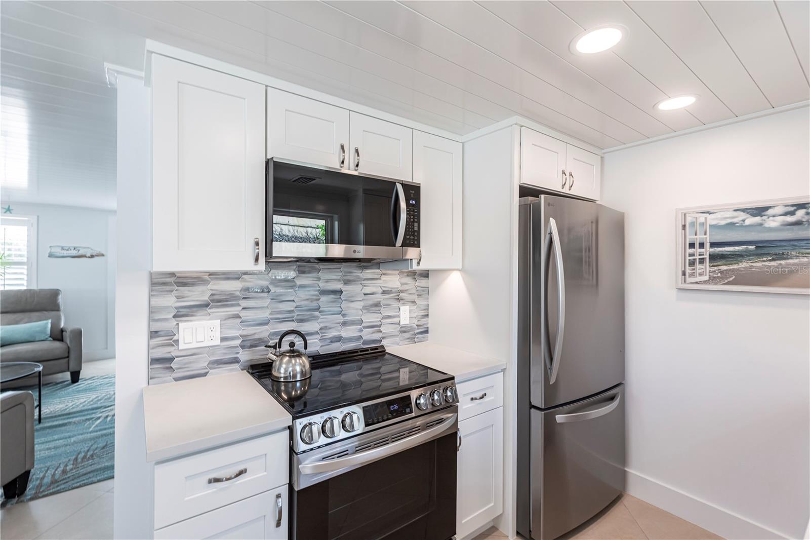 Image 10 of 19 For 6154 Midnight Pass Road A1