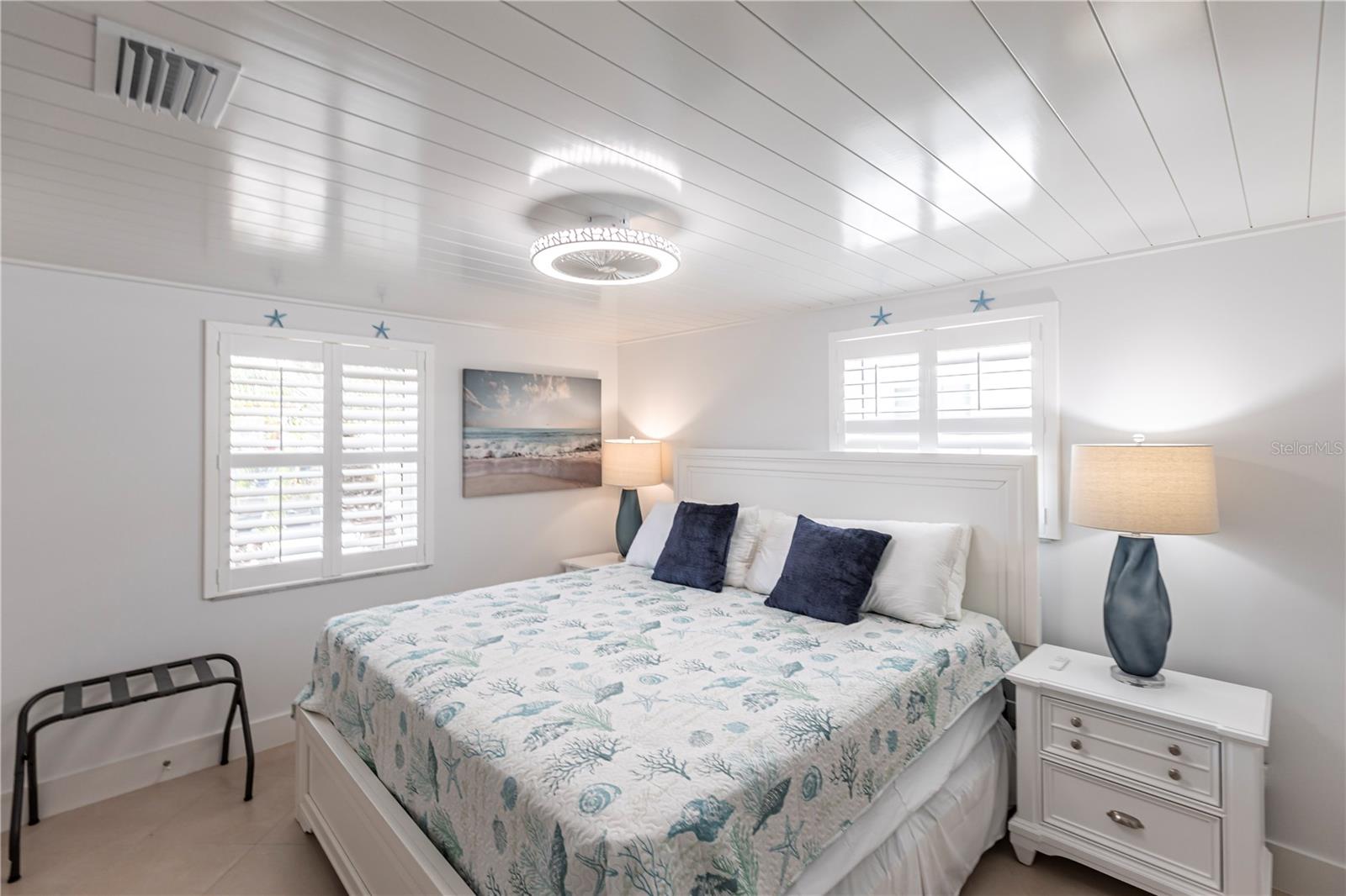 Image 11 of 19 For 6154 Midnight Pass Road A1