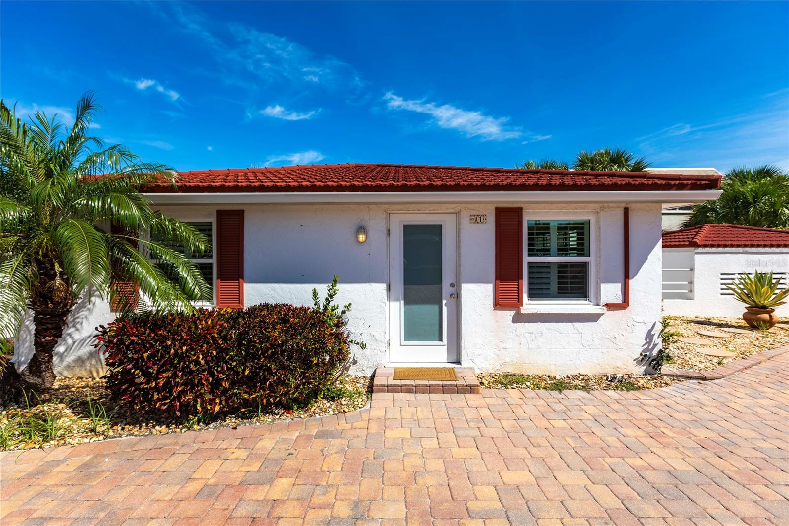 Image 16 of 19 For 6154 Midnight Pass Road A1