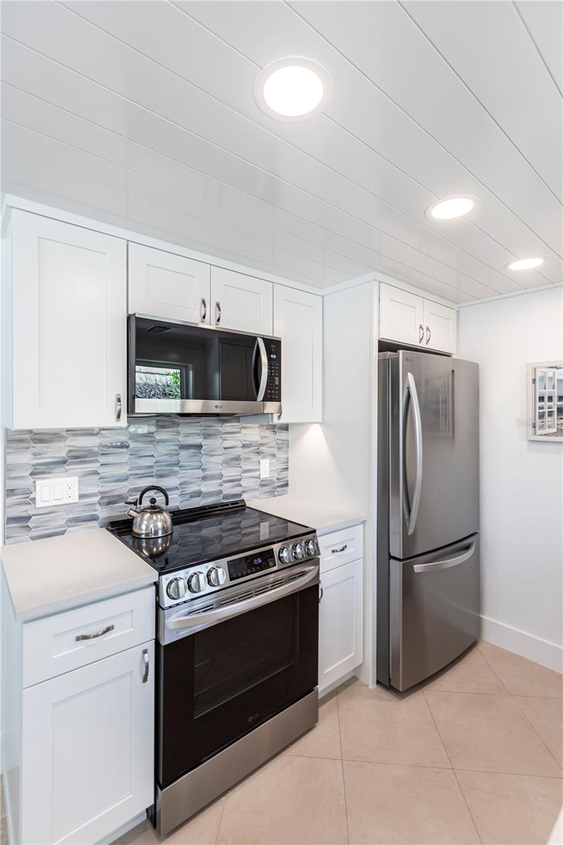 Image 18 of 19 For 6154 Midnight Pass Road A1