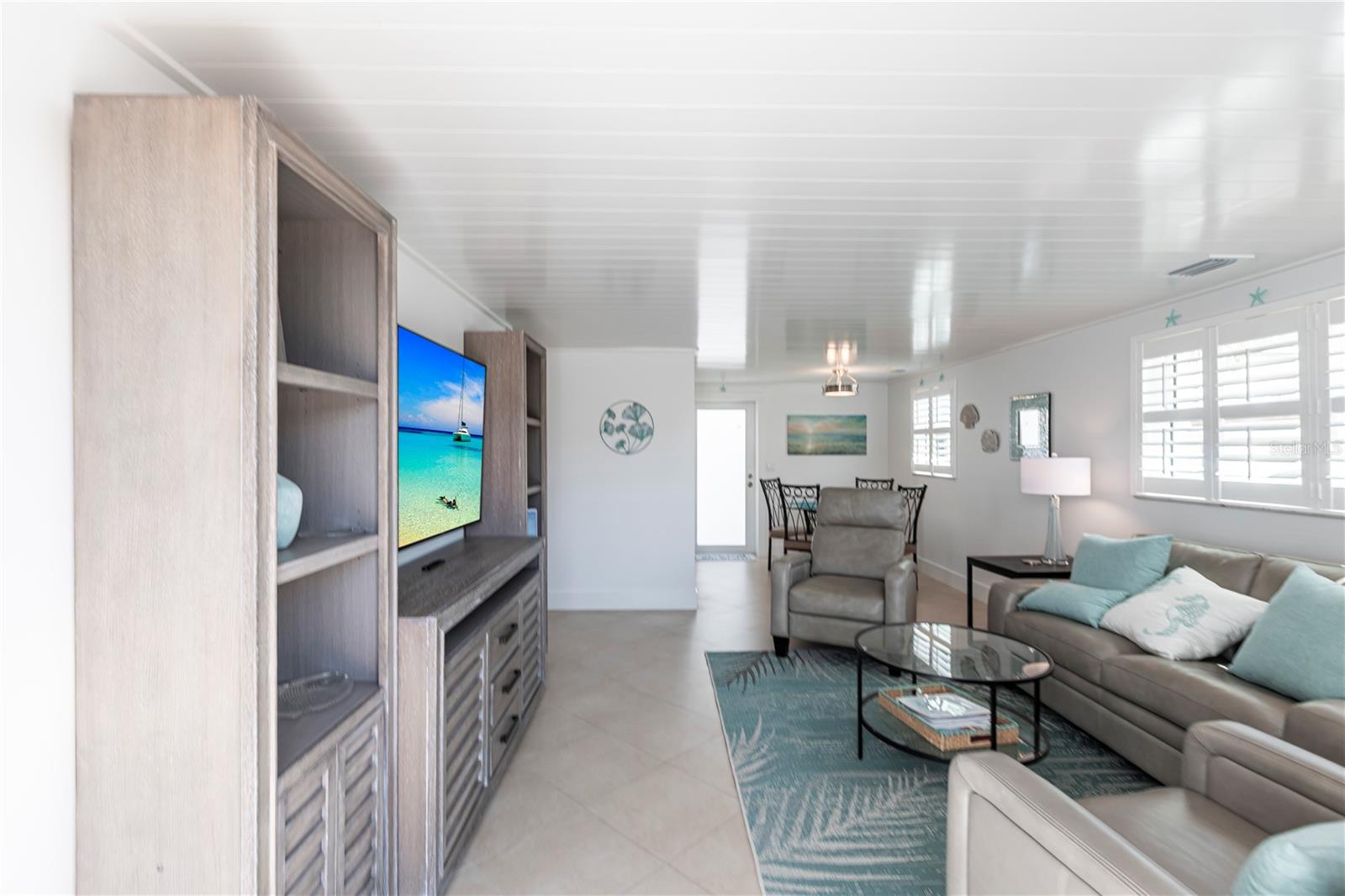 Image 2 of 19 For 6154 Midnight Pass Road A1