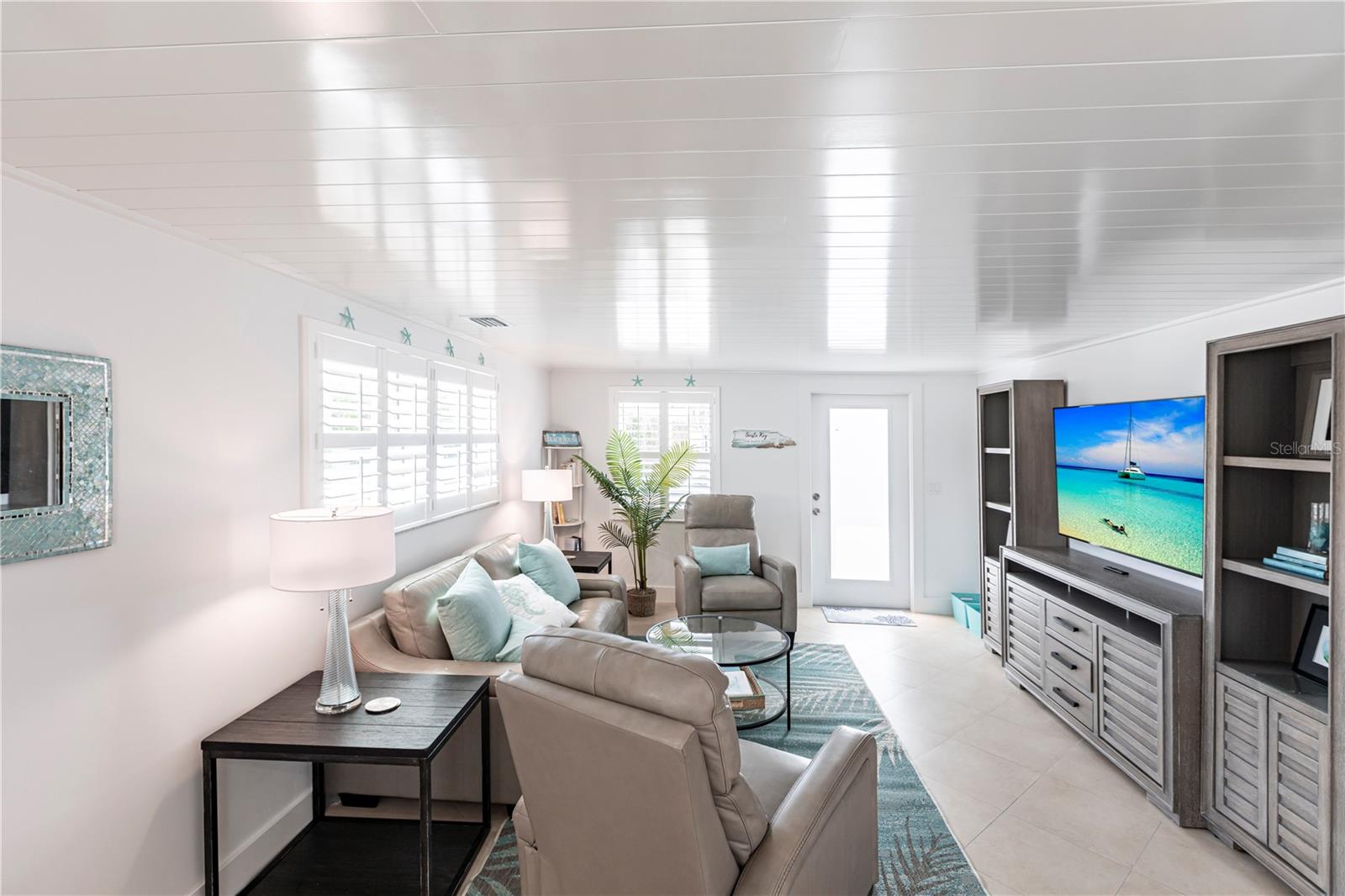 Image 3 of 19 For 6154 Midnight Pass Road A1