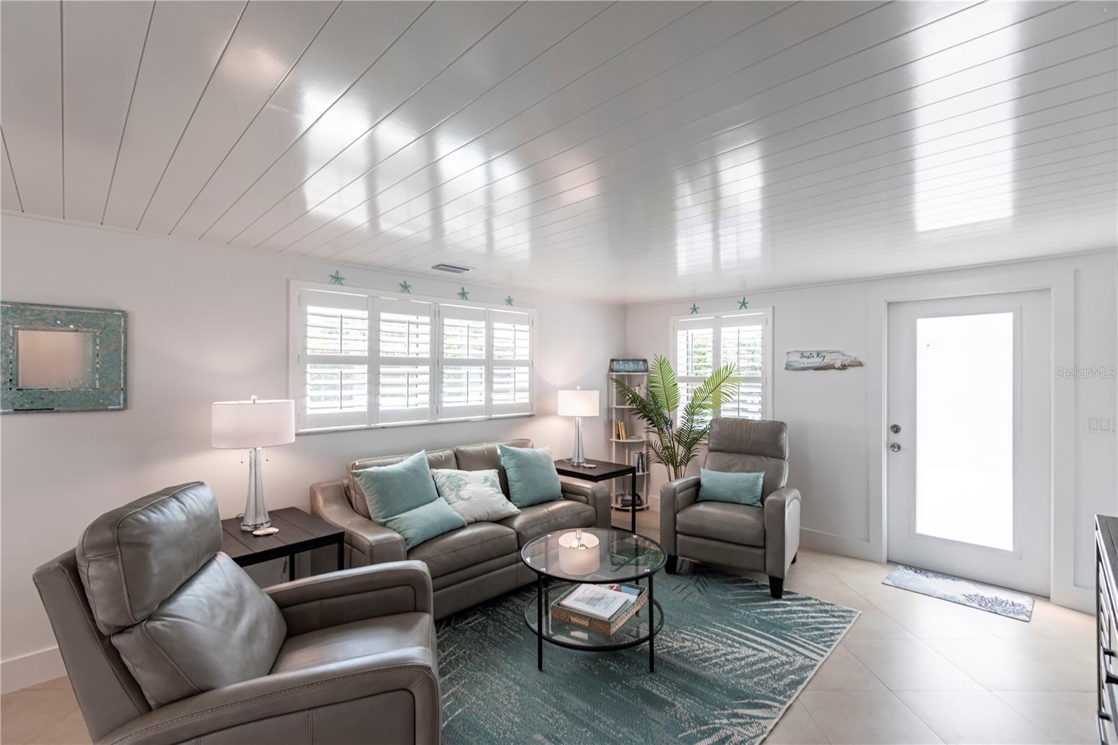 Image 4 of 19 For 6154 Midnight Pass Road A1