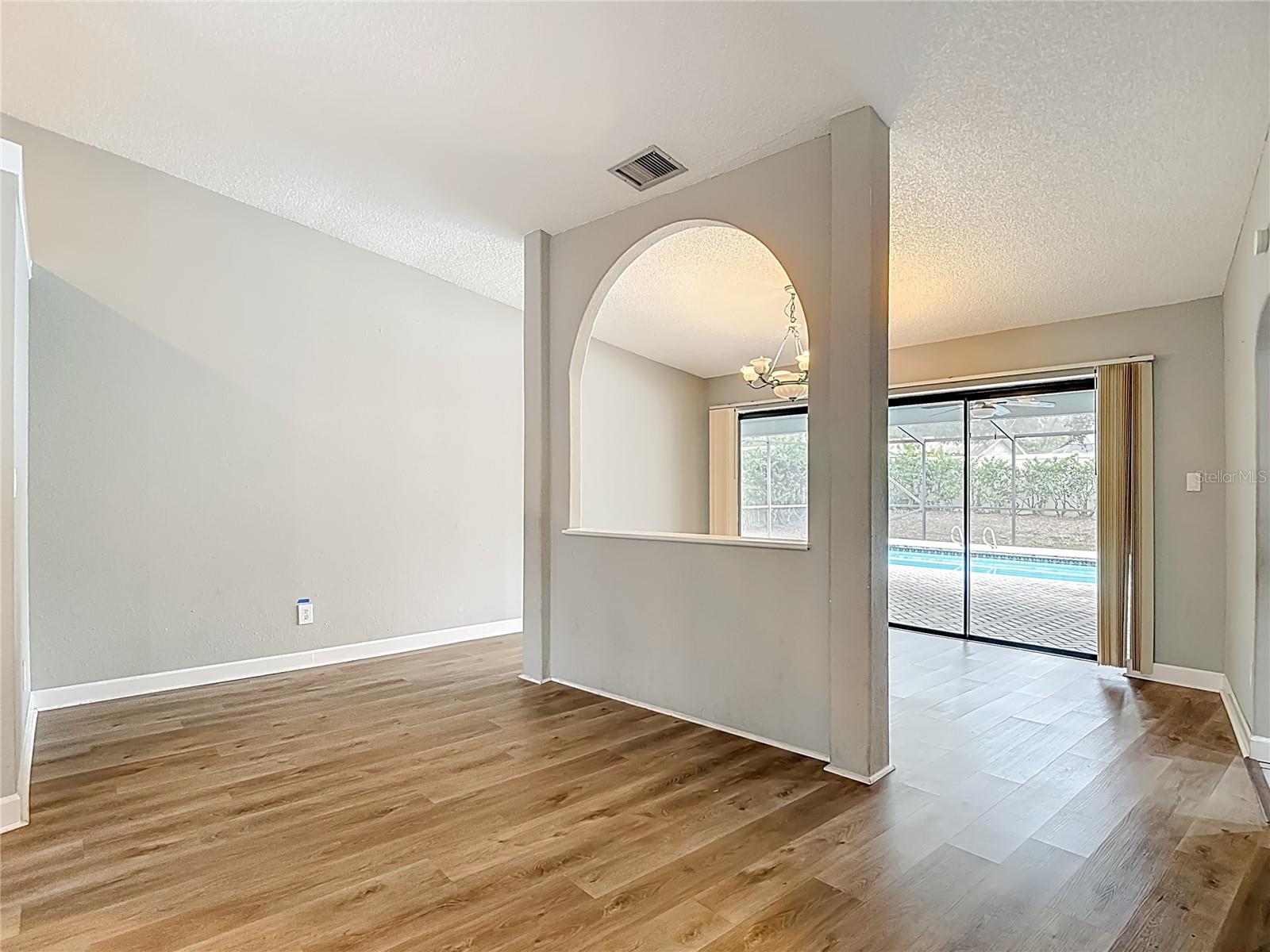 Image 11 of 86 For 1736 Pine Creek Court