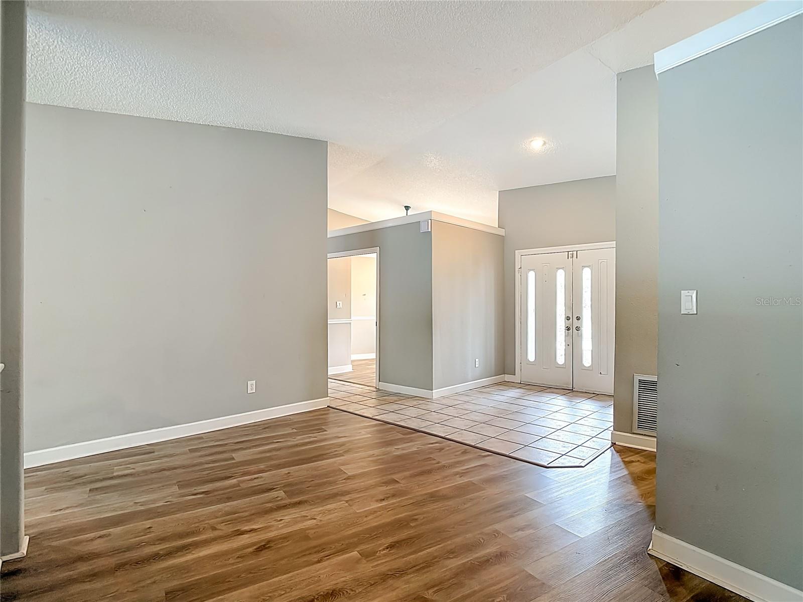 Image 14 of 86 For 1736 Pine Creek Court