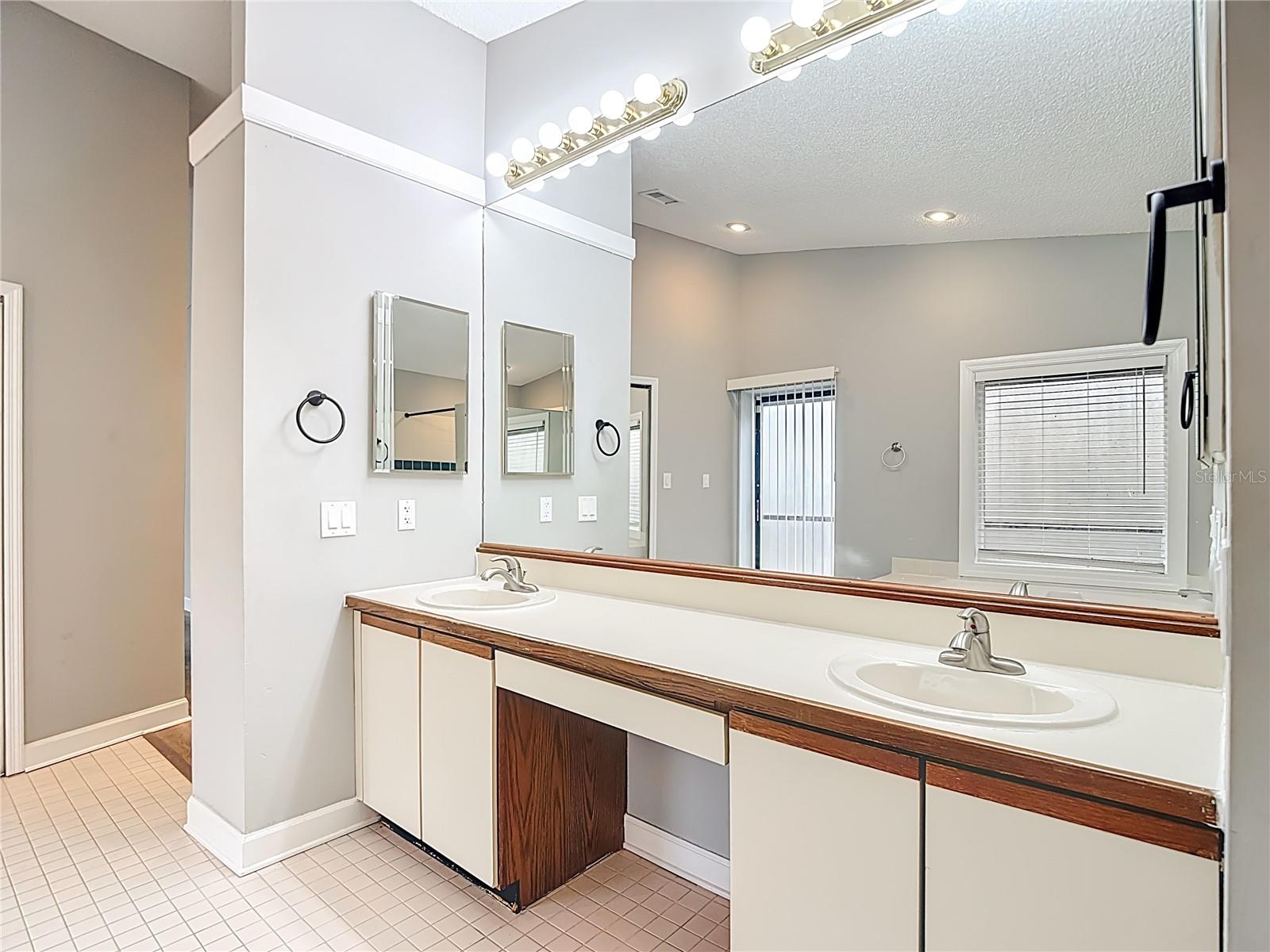 Image 49 of 86 For 1736 Pine Creek Court