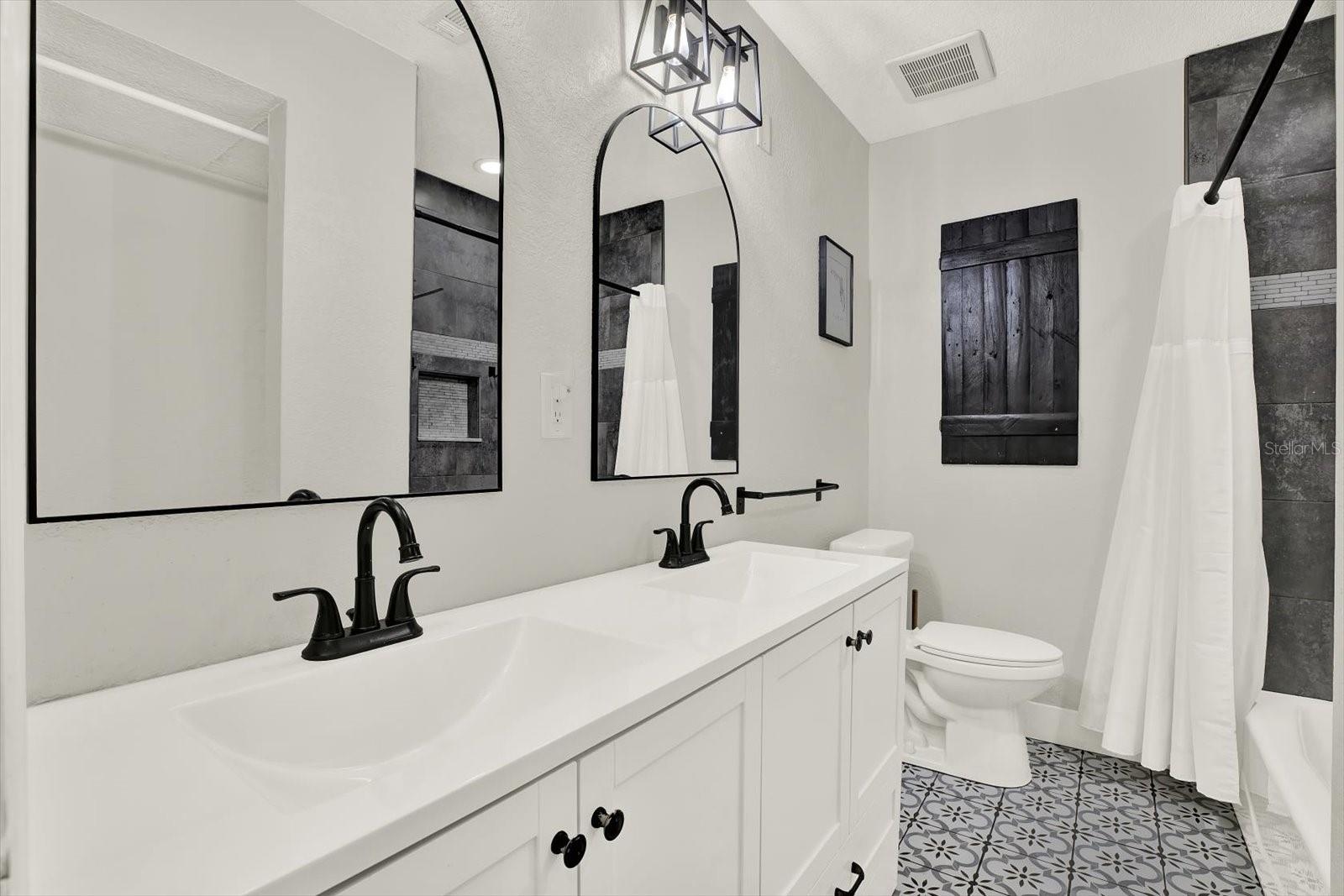 Image 17 of 29 For 6060 39th Avenue N