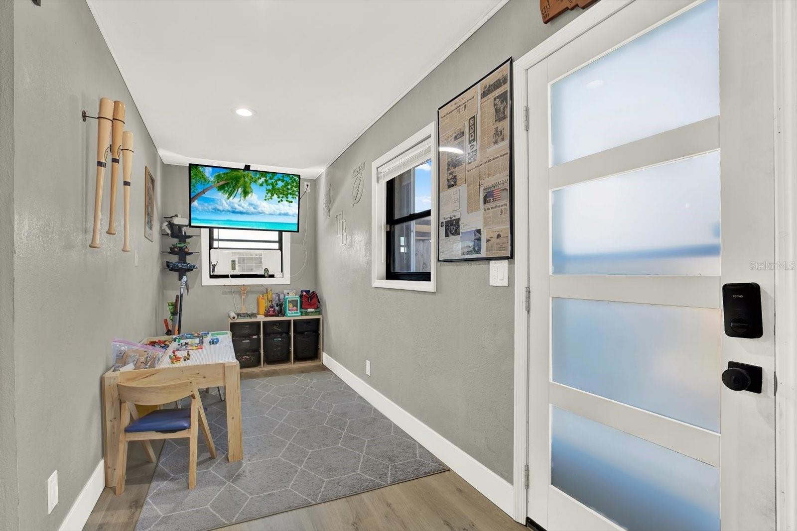 Image 25 of 29 For 6060 39th Avenue N