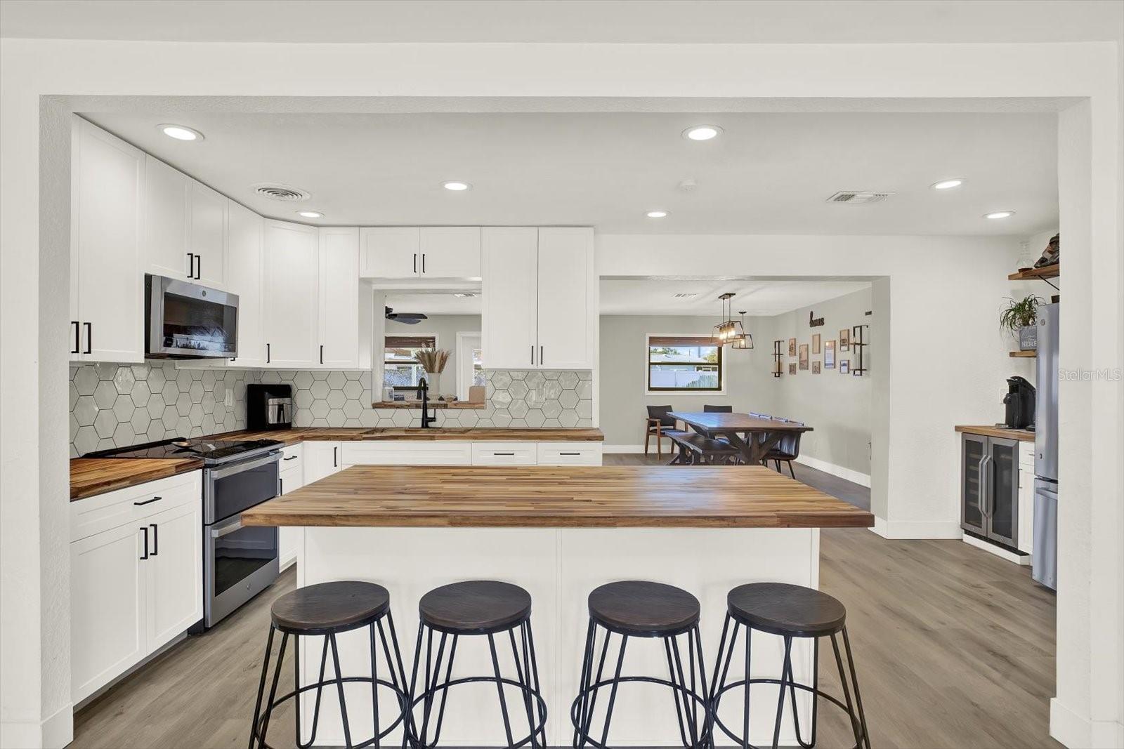 Image 6 of 29 For 6060 39th Avenue N