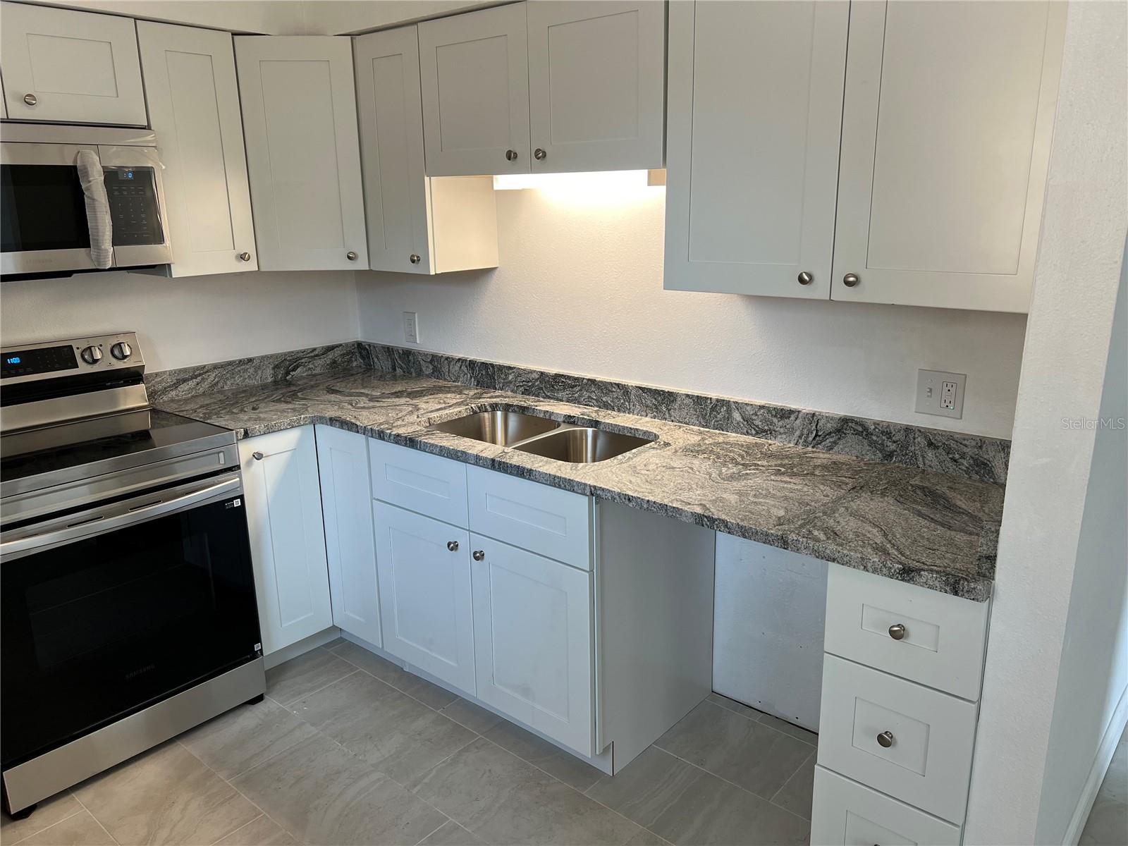 Image 6 of 8 For 521 88th Avenue N