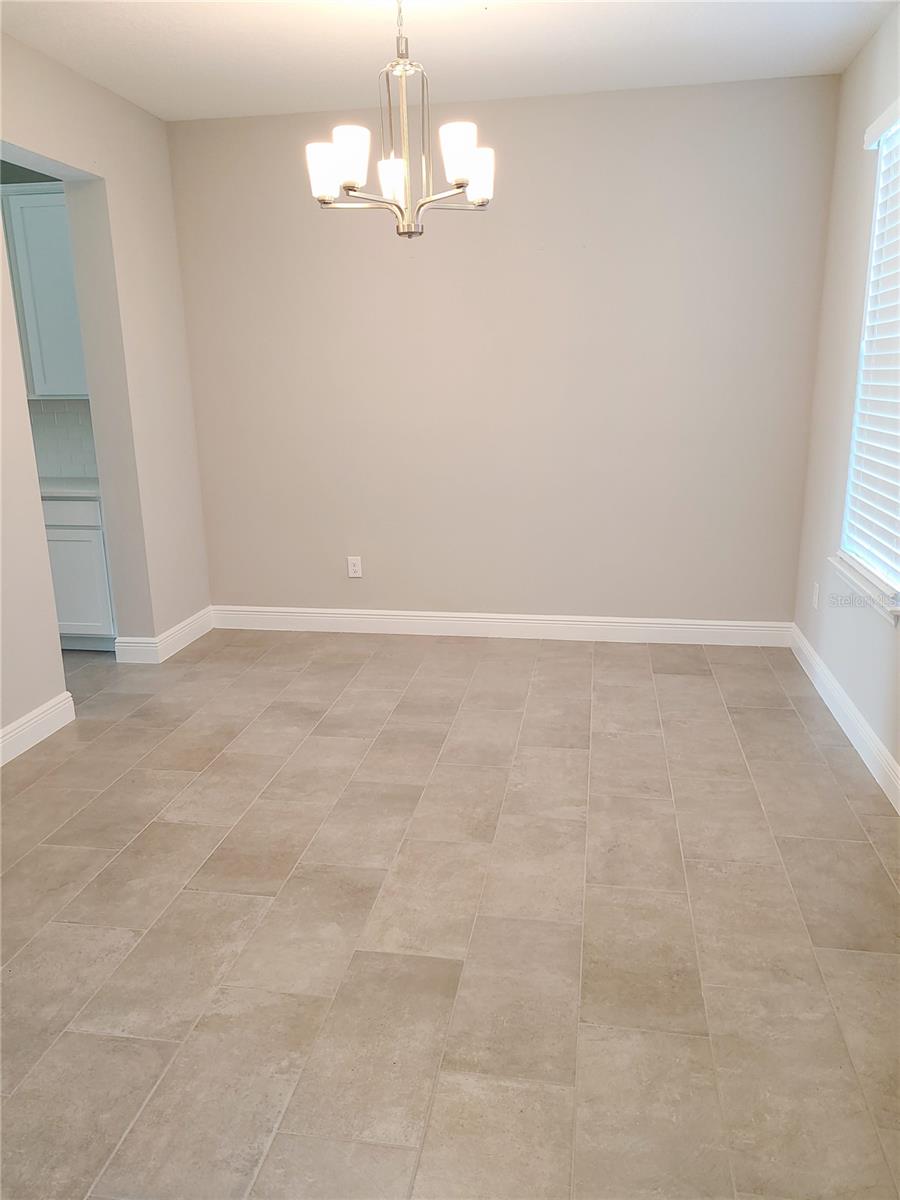 Image 10 of 29 For 2518 Warren Acres Boulevard