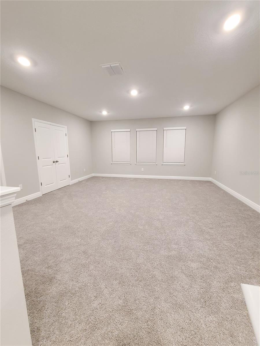 Image 13 of 29 For 2518 Warren Acres Boulevard