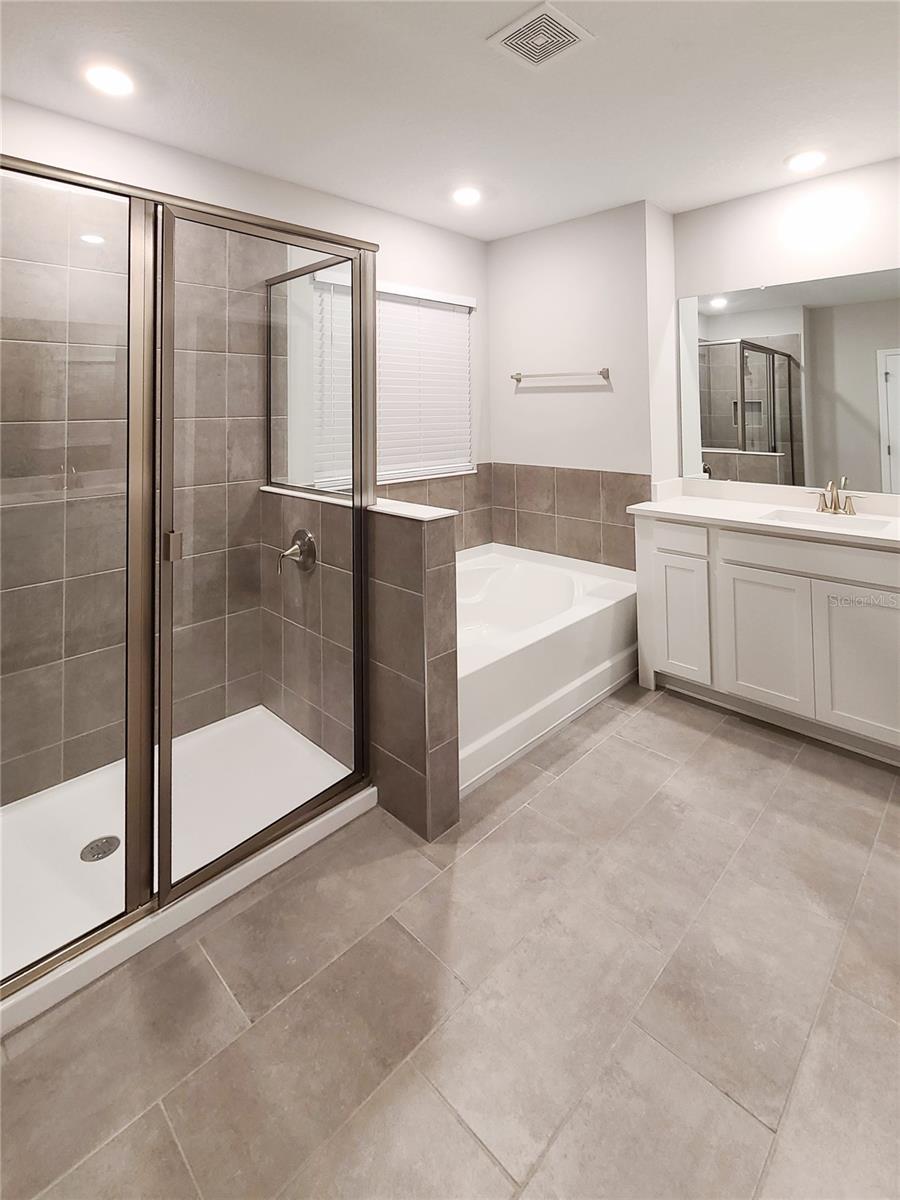 Image 17 of 29 For 2518 Warren Acres Boulevard