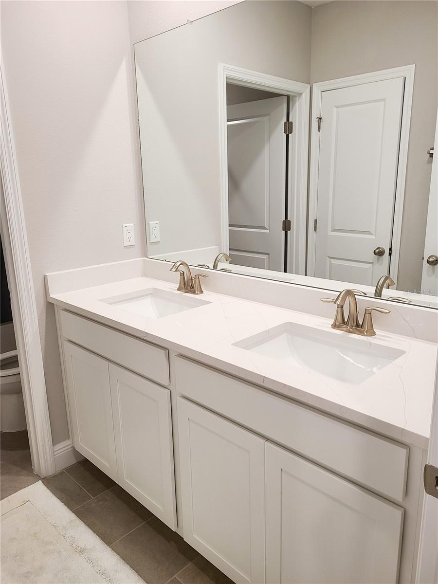 Image 21 of 29 For 2518 Warren Acres Boulevard