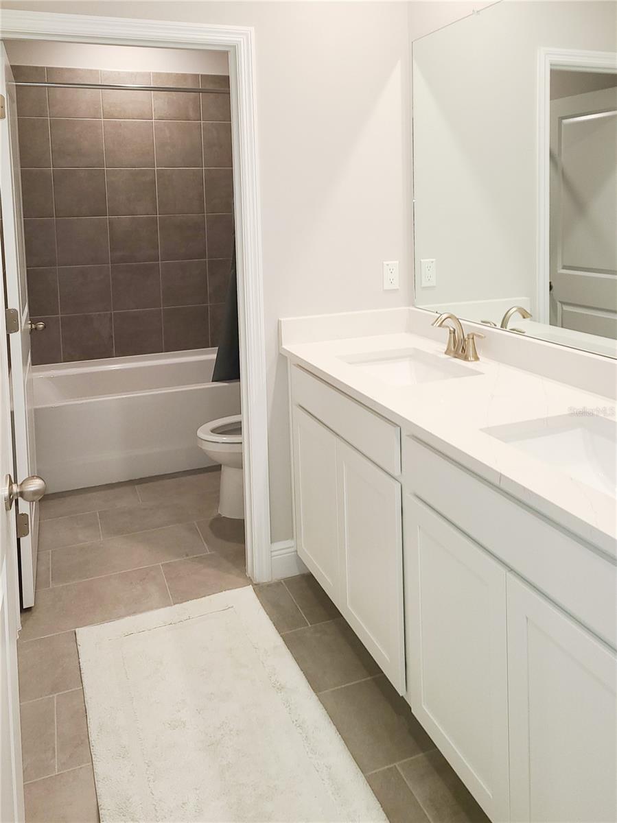 Image 22 of 29 For 2518 Warren Acres Boulevard