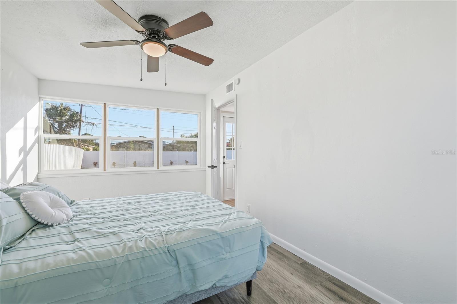 Image 16 of 25 For 620 53rd Avenue S