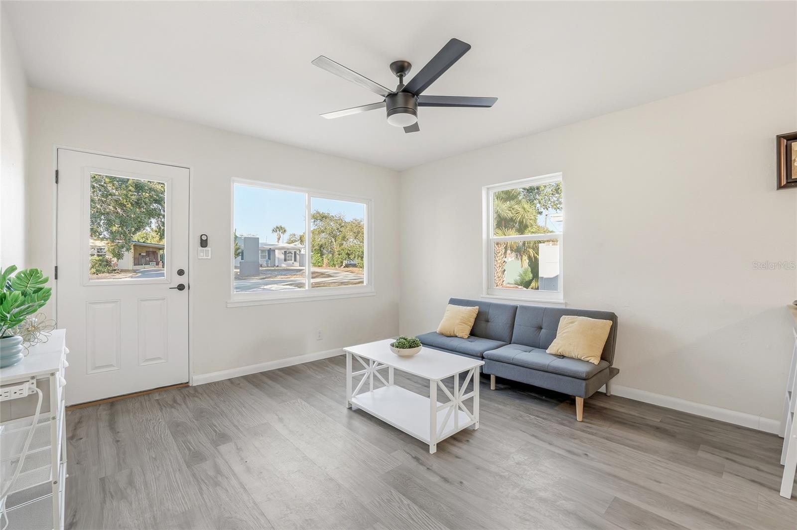 Image 4 of 25 For 620 53rd Avenue S