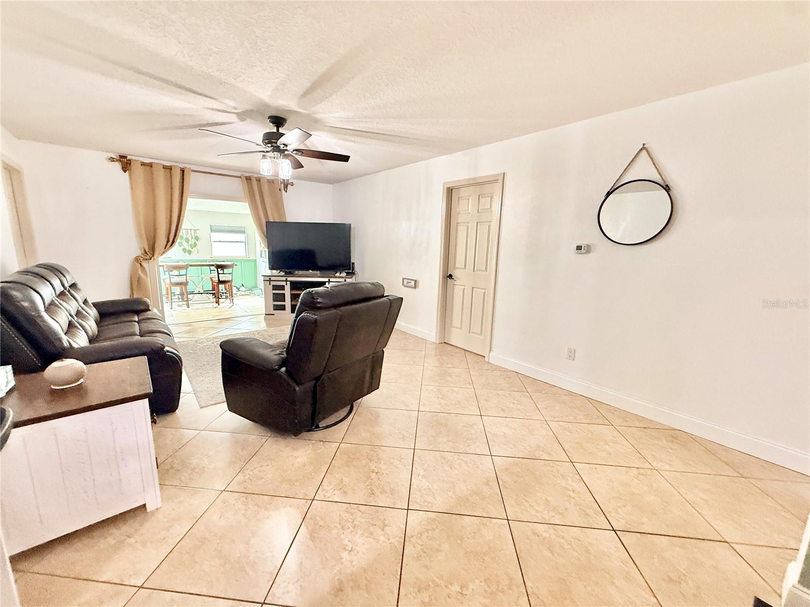 Image 20 of 54 For 1046 Samms Avenue