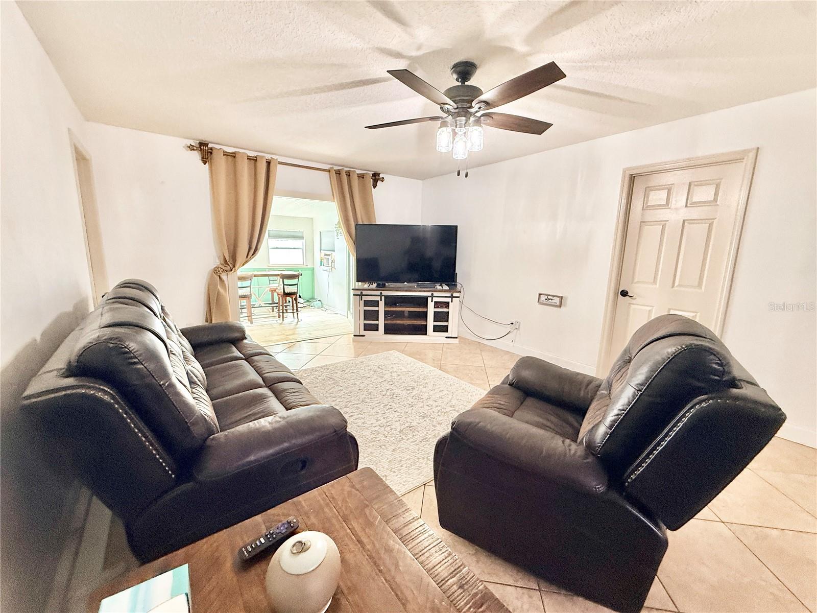 Image 24 of 54 For 1046 Samms Avenue